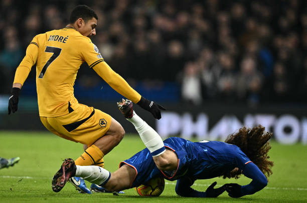 逐渐升级为 逐渐升级为